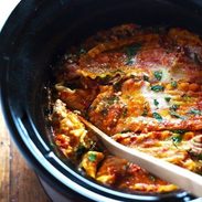Super Easy Skinny Veggie Crockpot Lasagna - a handful of simple ingredients for a healthy family dinner. | https://global-wellness.online