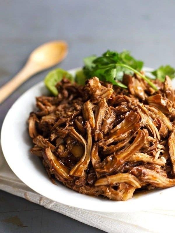 Honey Glazed Crockpot Chicken Adobo - simple pantry ingredients, hardly any hands-on time, 200 calories. | https://global-wellness.online