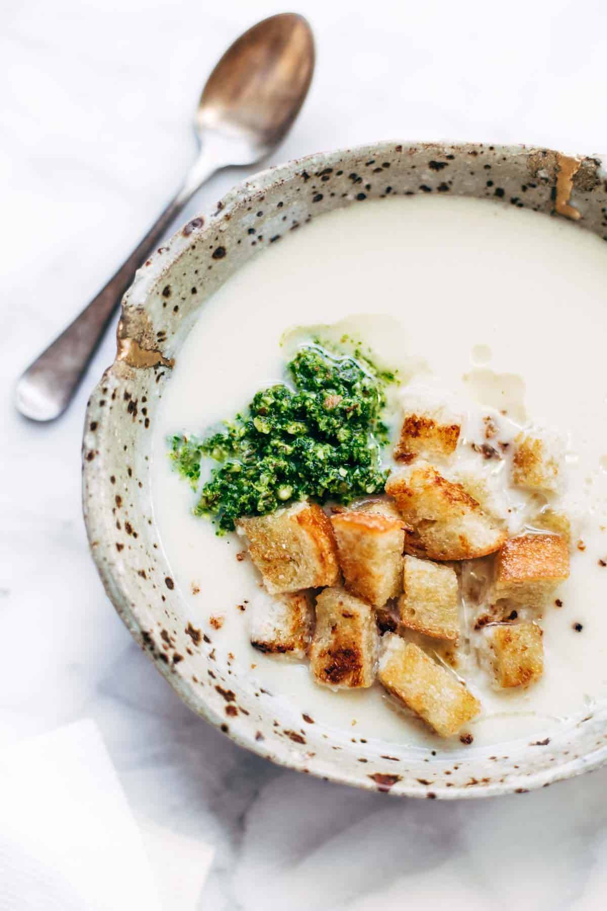 This 5 Ingredient Cheesy Cauliflower Soup is ultra creamy - and all you need is an onion, cauliflower, butter, broth, and cheese! SO EASY. | pinchofyum.com This 5 Ingredient Cheesy Cauliflower Soup is ultra creamy - and all you need is an onion, cauliflower, butter, broth, and cheese! SO EASY. | pinchofyum.com